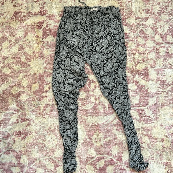 Women’s small pants bundle - Picture 3 of 5